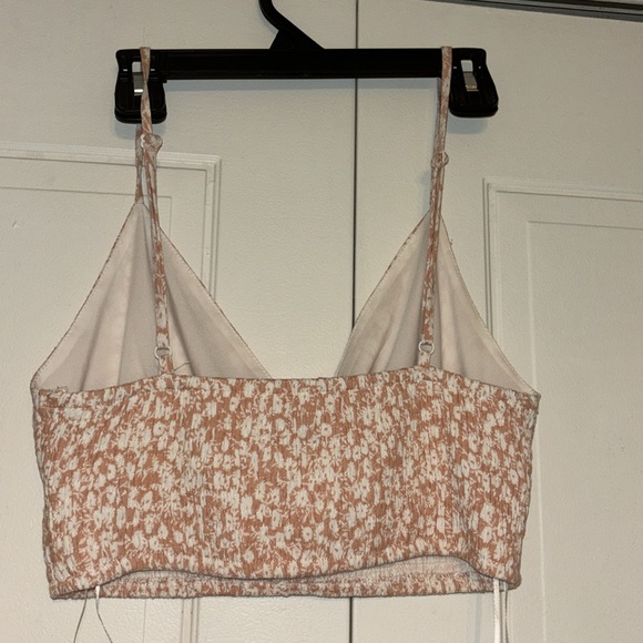 EUC Lost + Wander Floral Crop Top - Picture 5 of 6